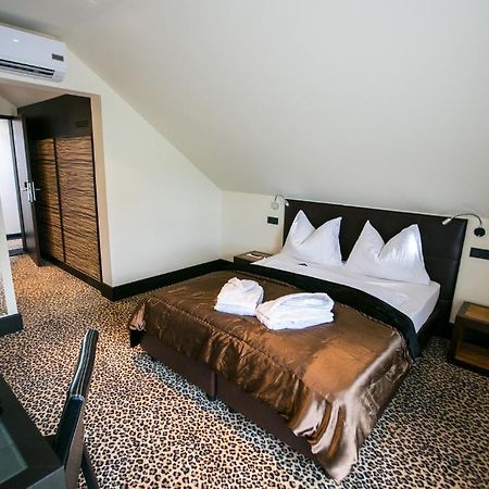 Hotel Seebrunn Am Wallersee Henndorf am Wallersee Pokój zdjęcie